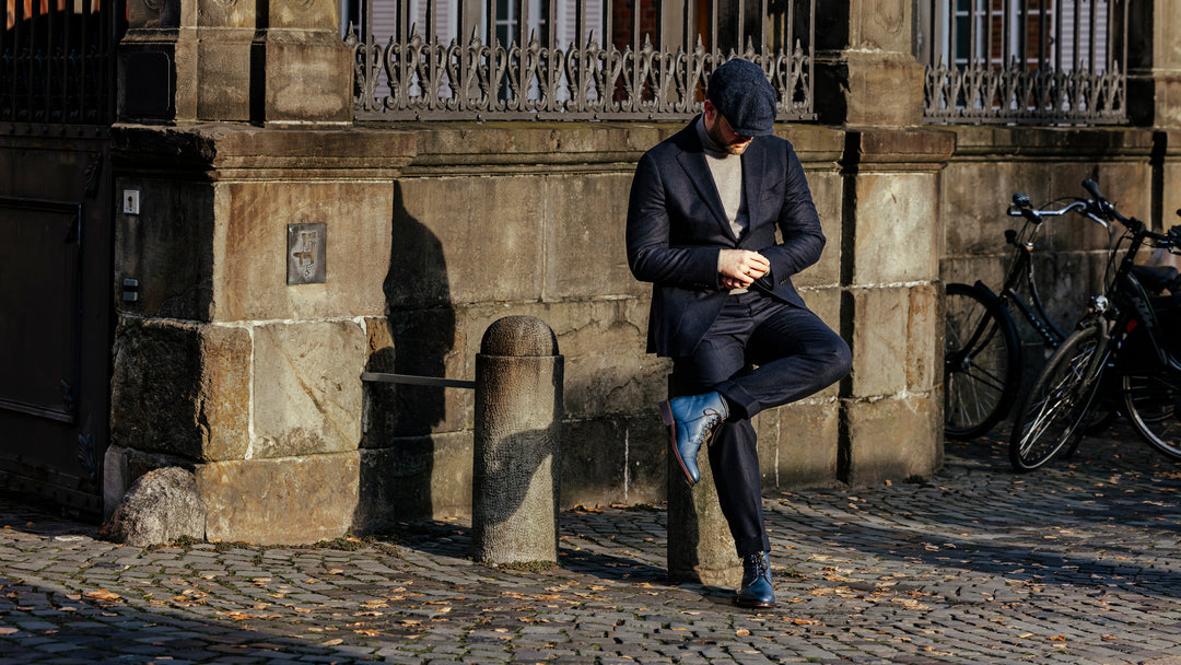 Robin RŌSHI Boots am Hafen über Gehweg laufend Panorama Münster